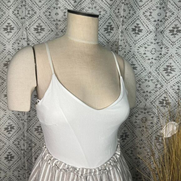 Altr’d State White Cami Striped Linen Blend Ruffle Waist Romper Size Small - Picture 3 of 5
